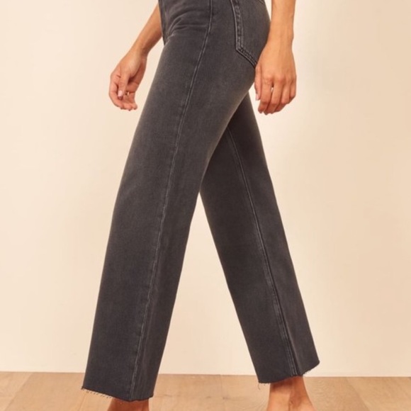 Reformation • Fawcett Jeans - Picture 2 of 9
